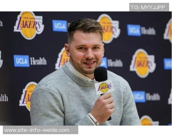 雷迪克确认东契奇将出战对阵太阳比赛里夫斯与斯玛特也将参赛 雷迪克确认东契奇将出战对阵太阳比赛里夫斯与斯玛特也将参赛